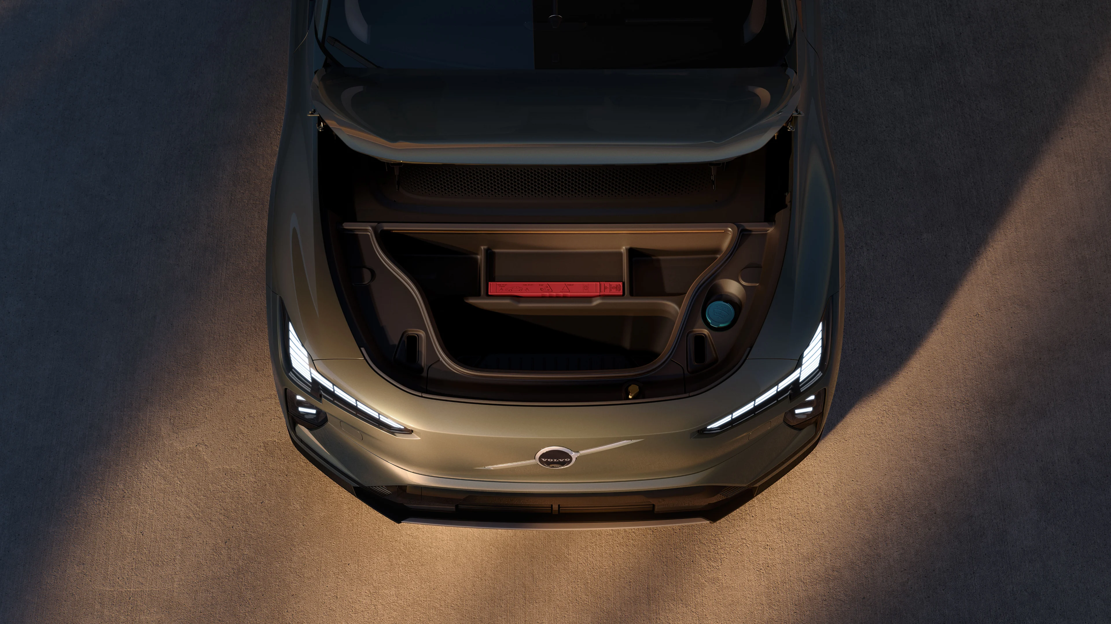 2027 Volvo EX60 Towing & Cargo