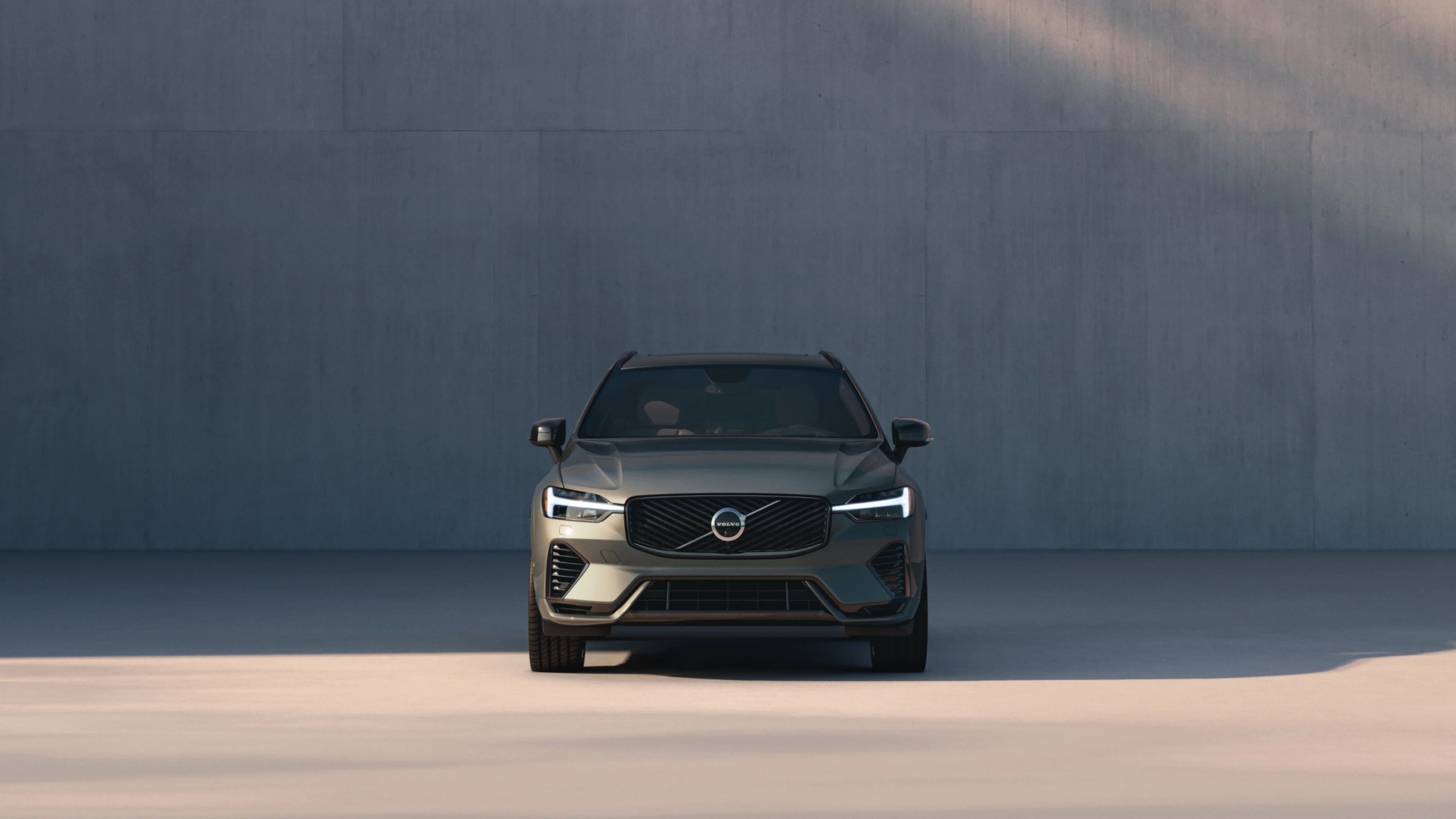2027 Volvo XC60 Trims & Configurations